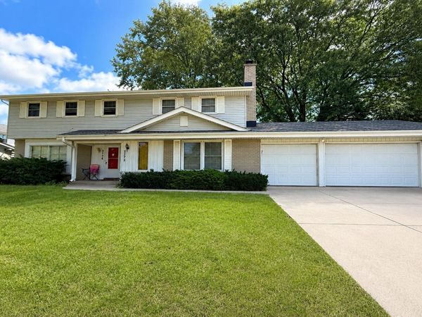 2772 & 2774 N 124th Street, Wauwatosa, WI 53222
