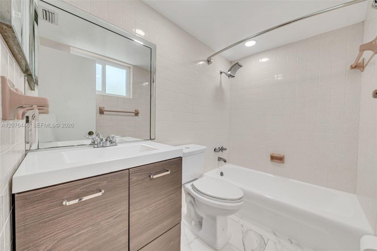 11600 SW 81st Rd , Unit 11600, Pinecrest, FL 33156 Photo