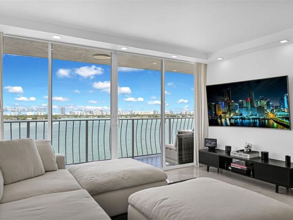 7601 E Treasure Dr , Unit 1419, North Bay Village, FL 33141