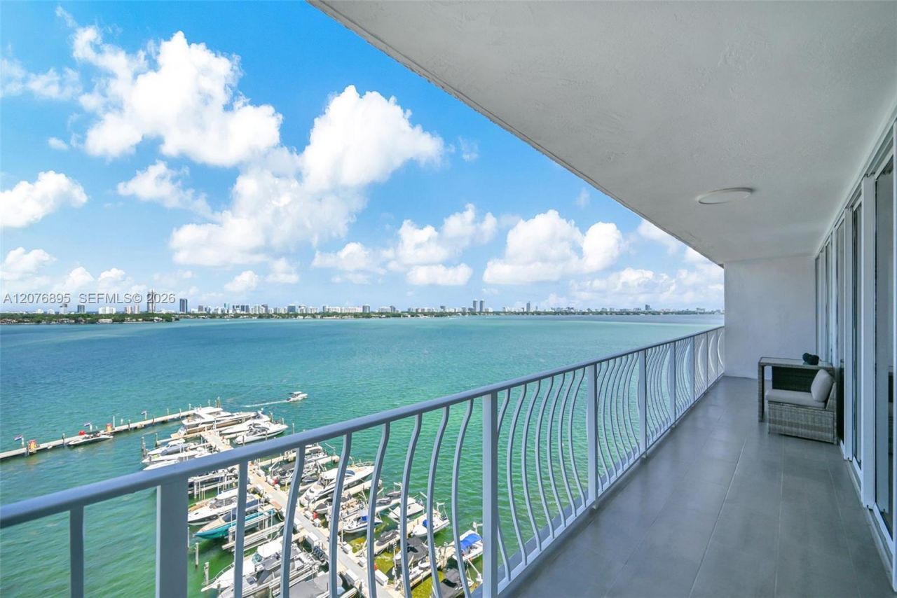 7601 E Treasure Dr, Unit 1419, North Bay Village, FL 33141 Photo