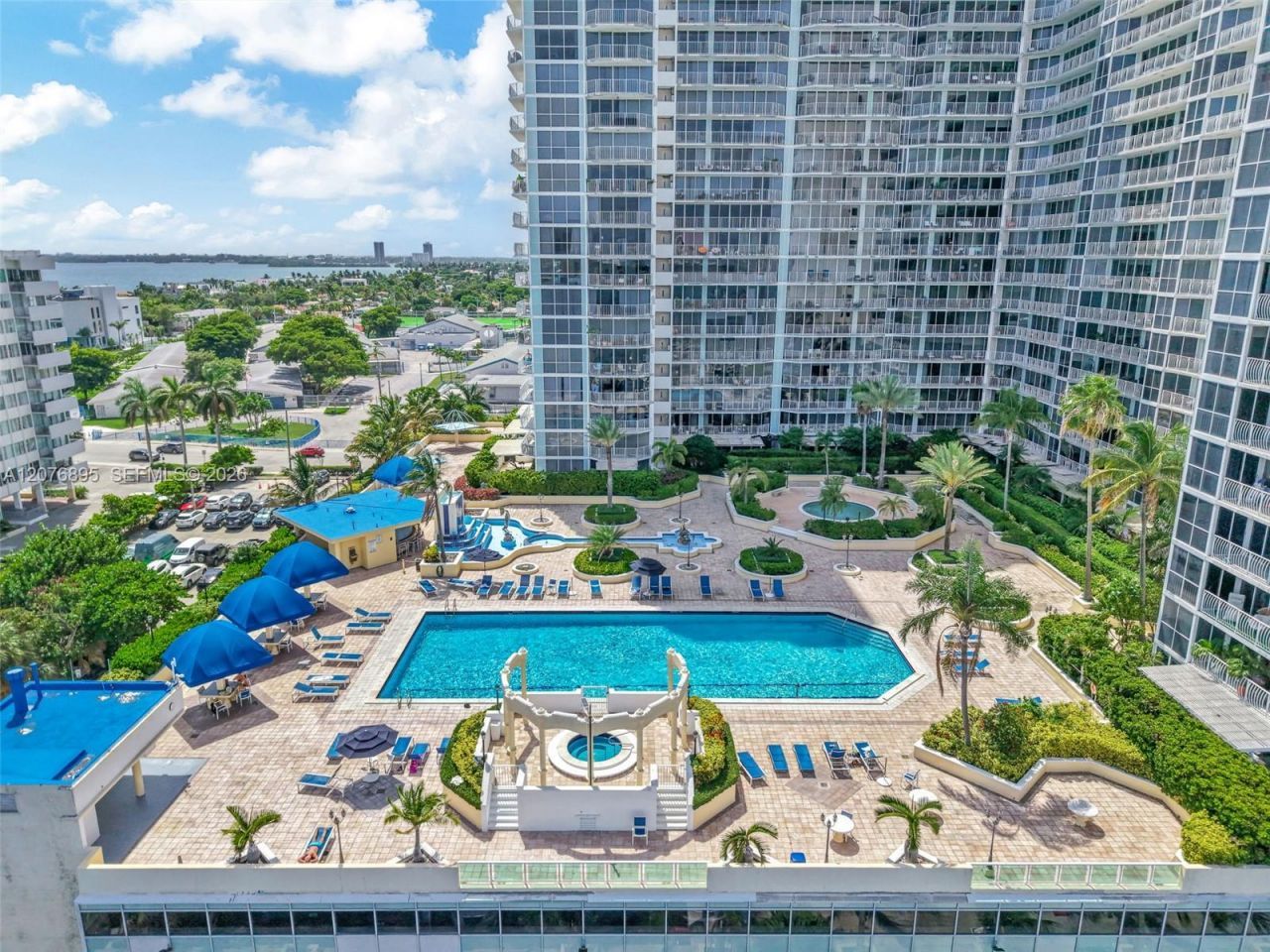 7601 E Treasure Dr, Unit 1419, North Bay Village, FL 33141 Photo