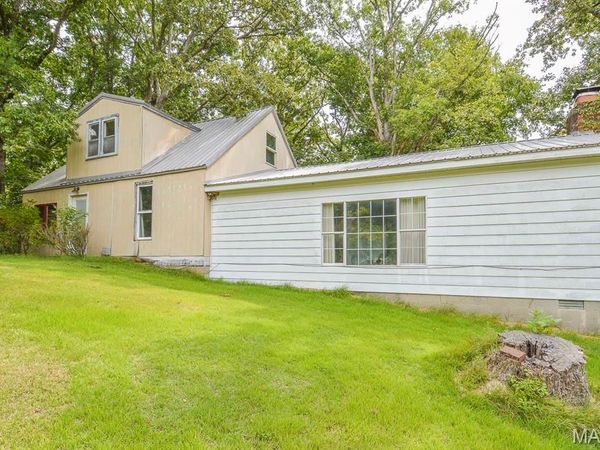 3049 Selmaville Road, Salem, IL 62881