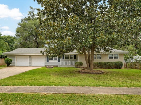 677 W Westview Street, Springfield, MO 65807
