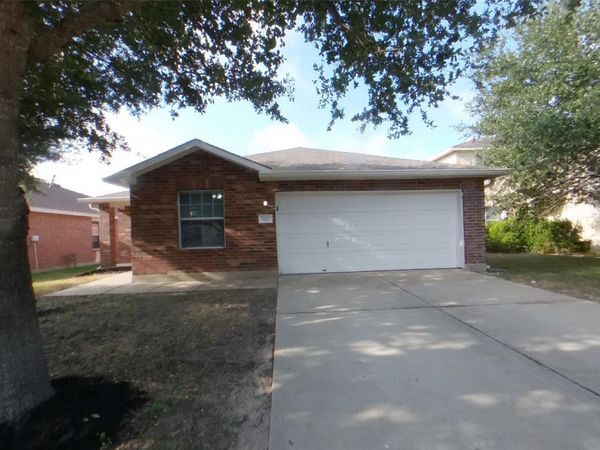 302 Bird Dog BND, Bastrop, TX 78602
