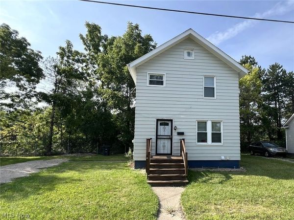 784 Rosamond Avenue , Akron, OH 44307