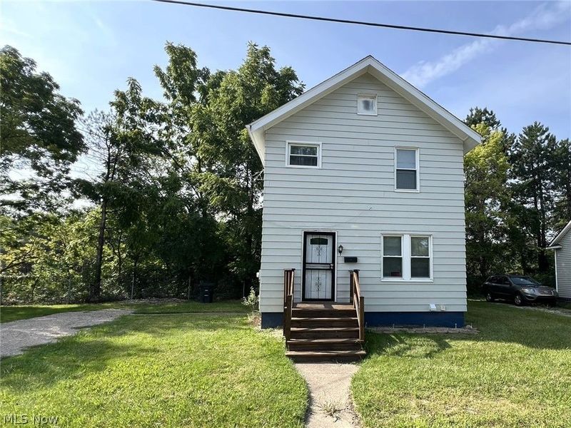 784 Rosamond Avenue, Akron, OH 44307 Photo 1