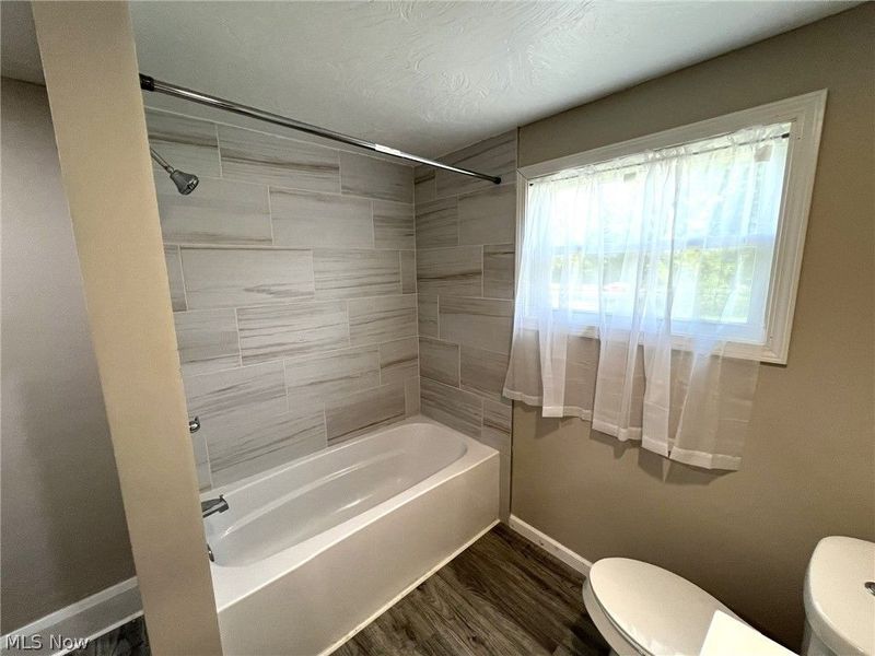784 Rosamond Avenue, Akron, OH 44307 Photo 11