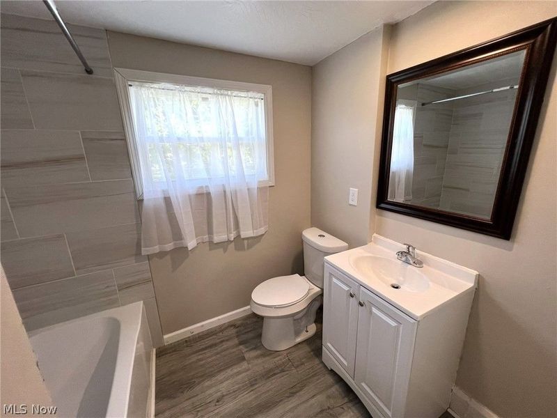 784 Rosamond Avenue, Akron, OH 44307 Photo 12
