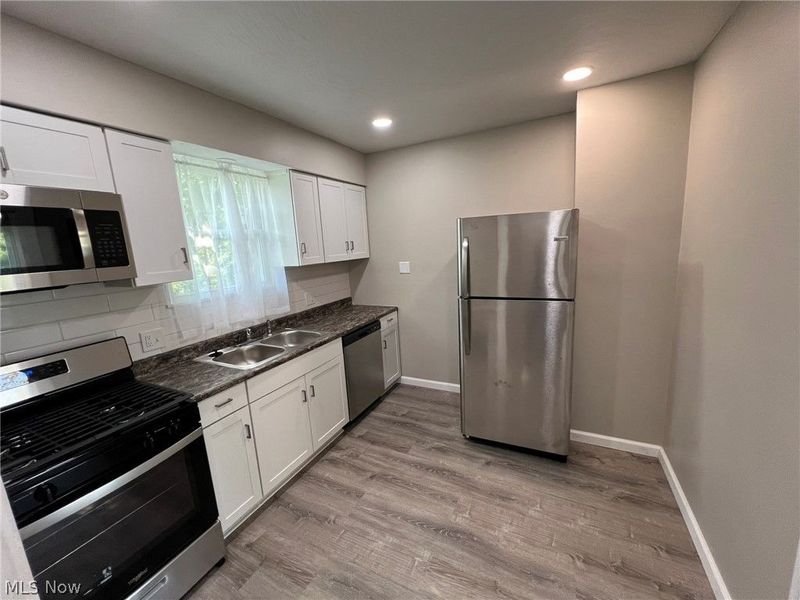 784 Rosamond Avenue, Akron, OH 44307 Photo 4