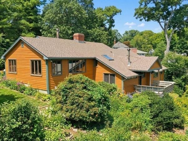 19 Curve Street, Wakefield, MA 01880