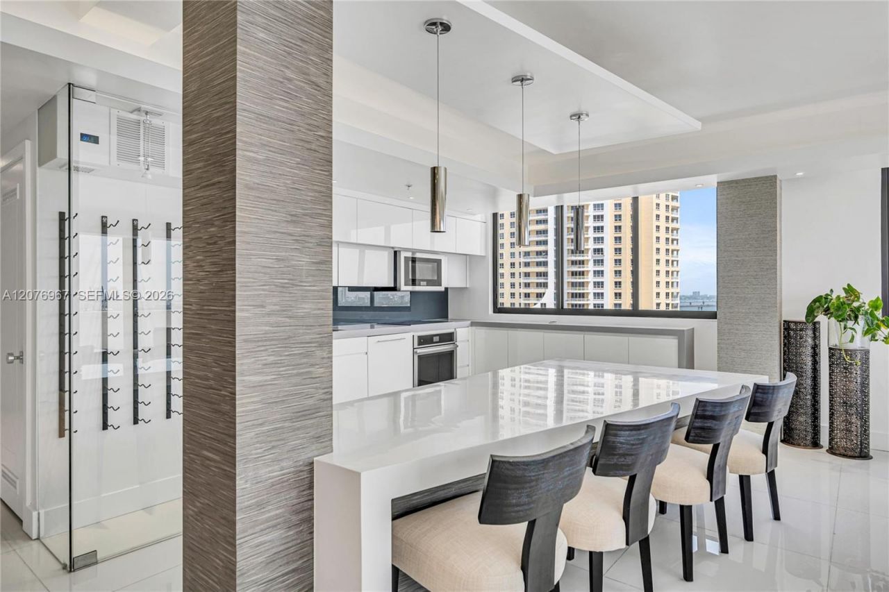 540 Brickell Key Dr , Unit 1820, Miami, FL 33131 Photo