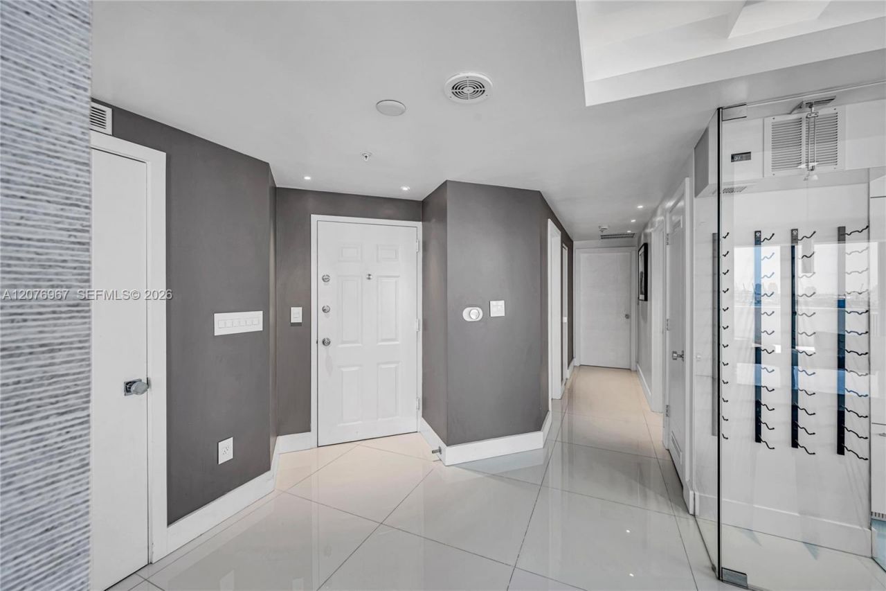 540 Brickell Key Dr , Unit 1820, Miami, FL 33131 Photo