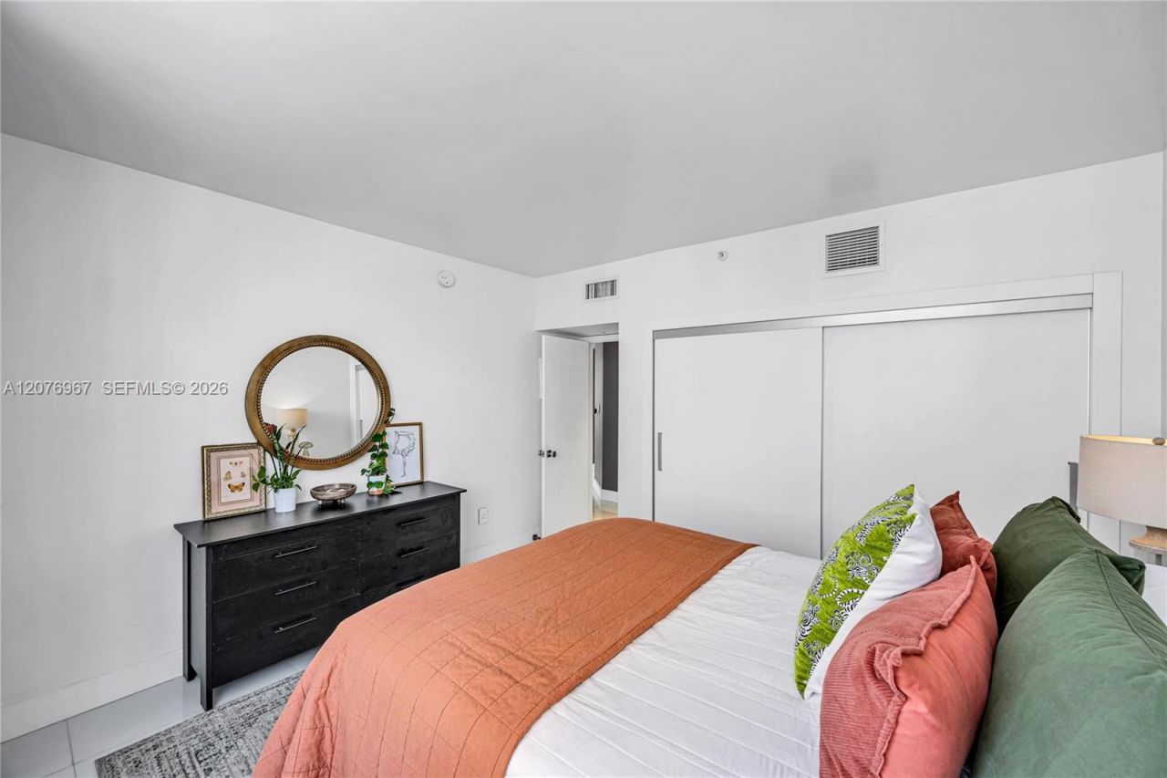540 Brickell Key Dr , Unit 1820, Miami, FL 33131 Photo
