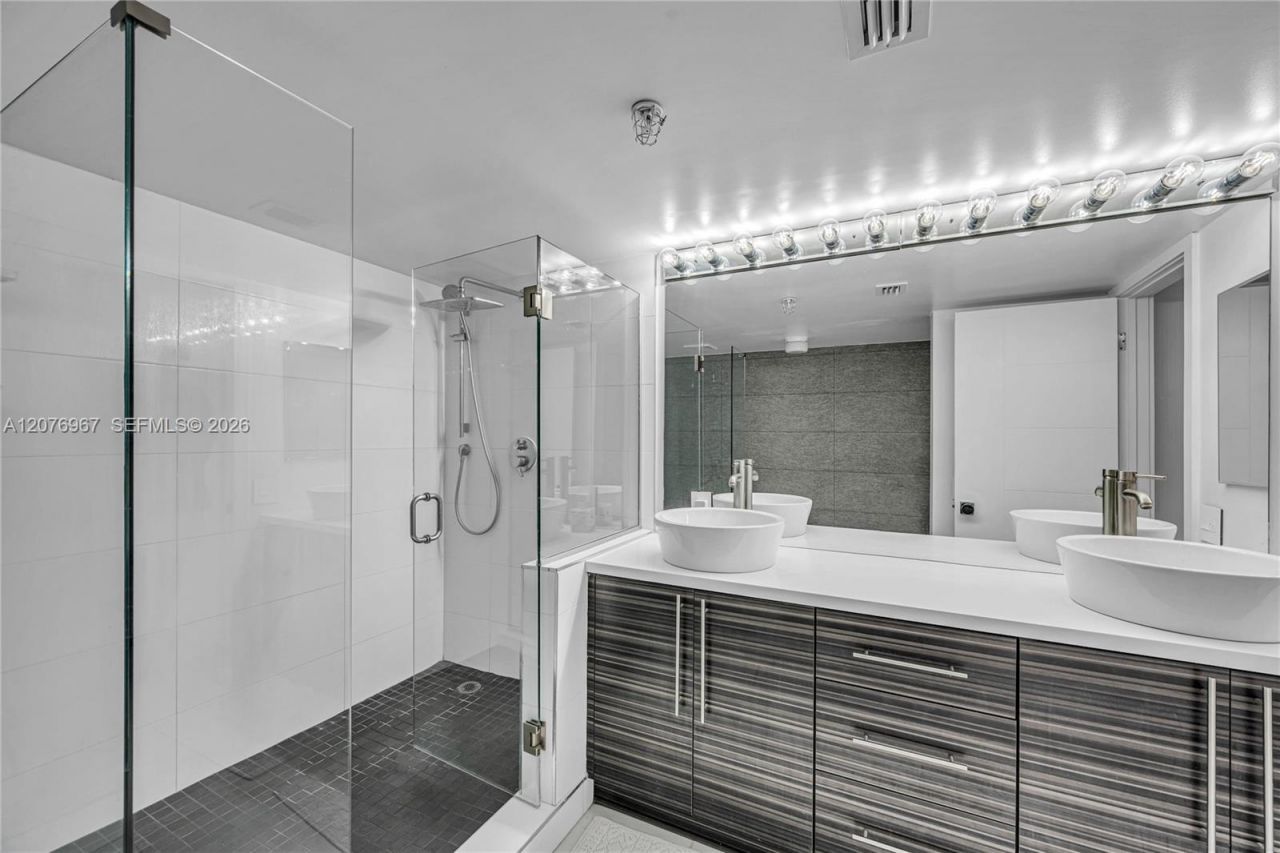 540 Brickell Key Dr , Unit 1820, Miami, FL 33131 Photo