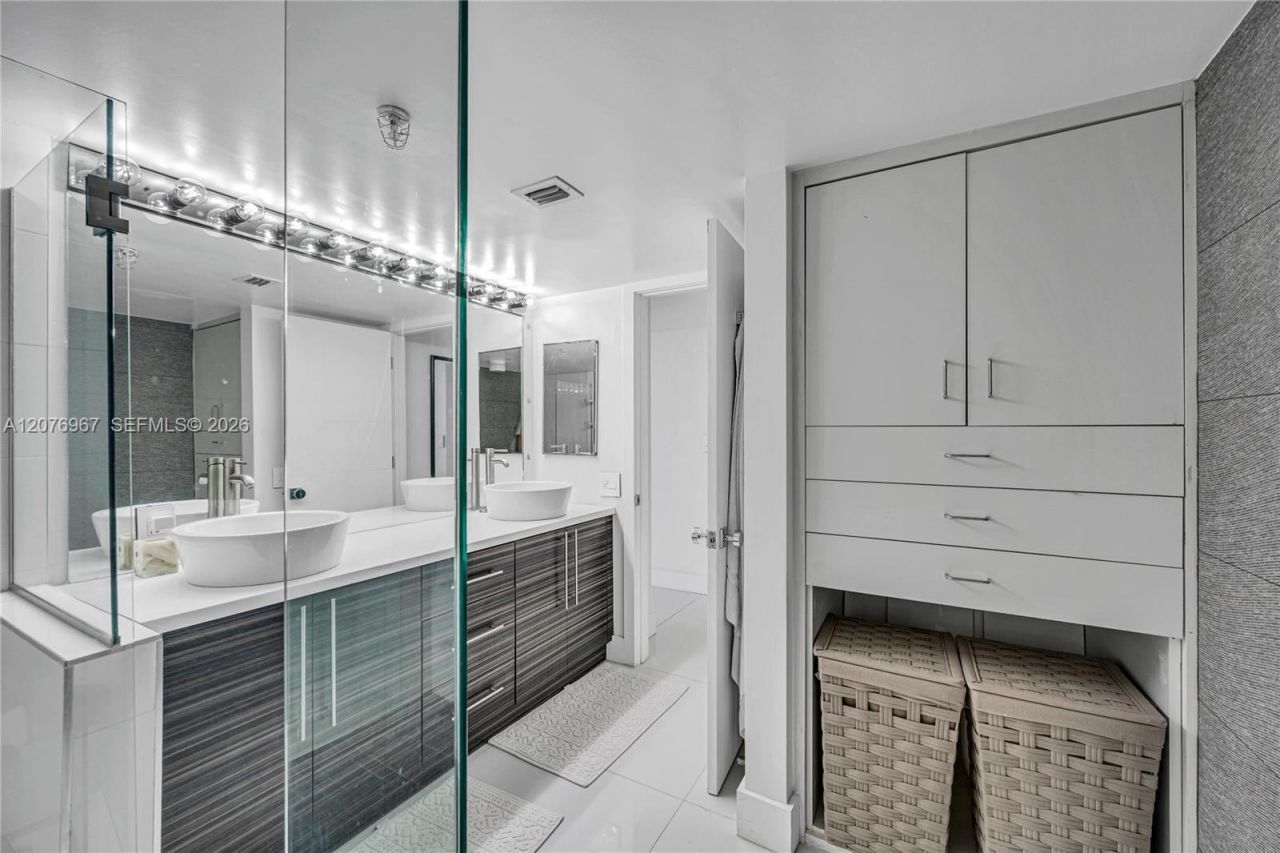 540 Brickell Key Dr , Unit 1820, Miami, FL 33131 Photo
