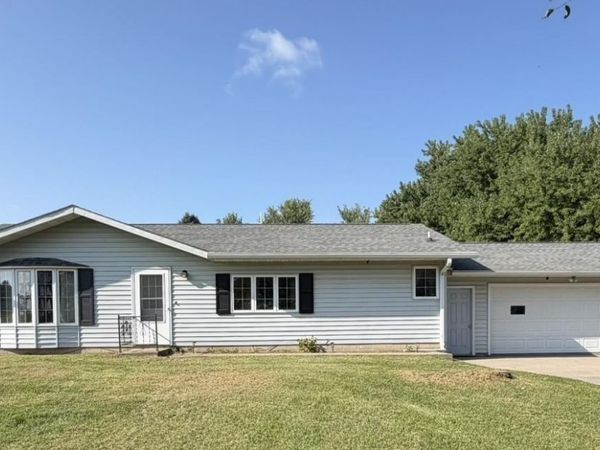 1913 Vine Avenue, Marshalltown, IA 50158