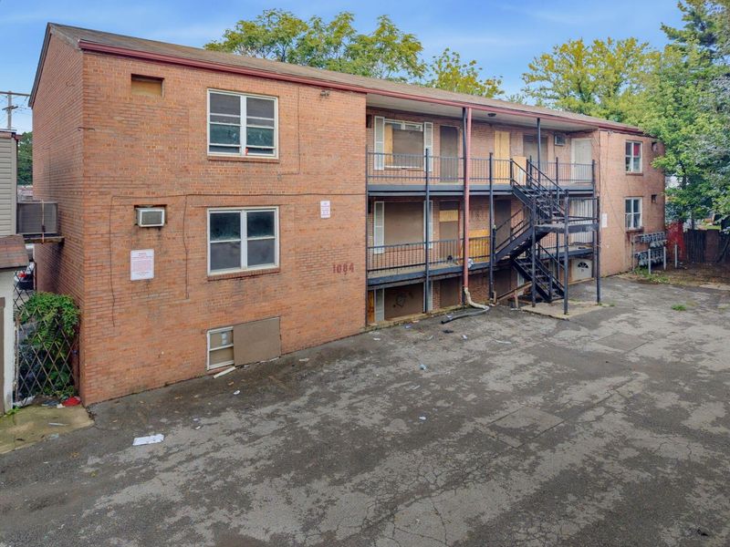 1084-1086 E Hudson Street, Columbus, OH 43211 Photo 4