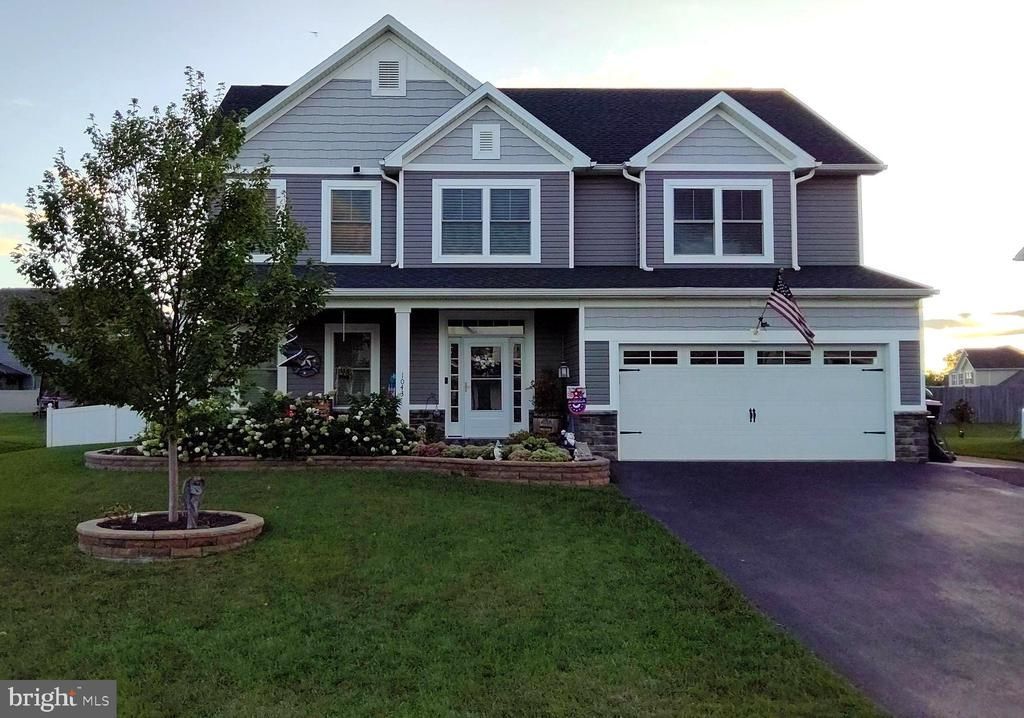 1043 EMILYS COURT, GREENCASTLE, PA 17225