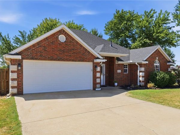 6000 S 39th Place , Rogers, AR 72758