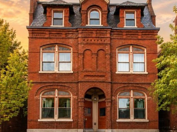 926 Allen Avenue , St Louis, MO 63104