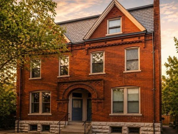 922 Allen Avenue , St Louis, MO 63104
