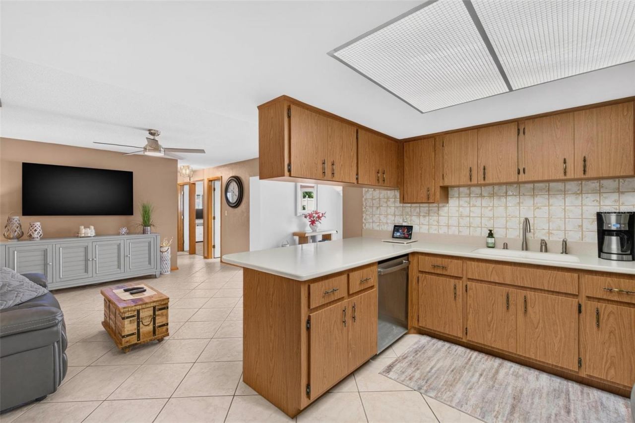 6225 43rd Avenue N, Kenneth City, FL 33709 Photo