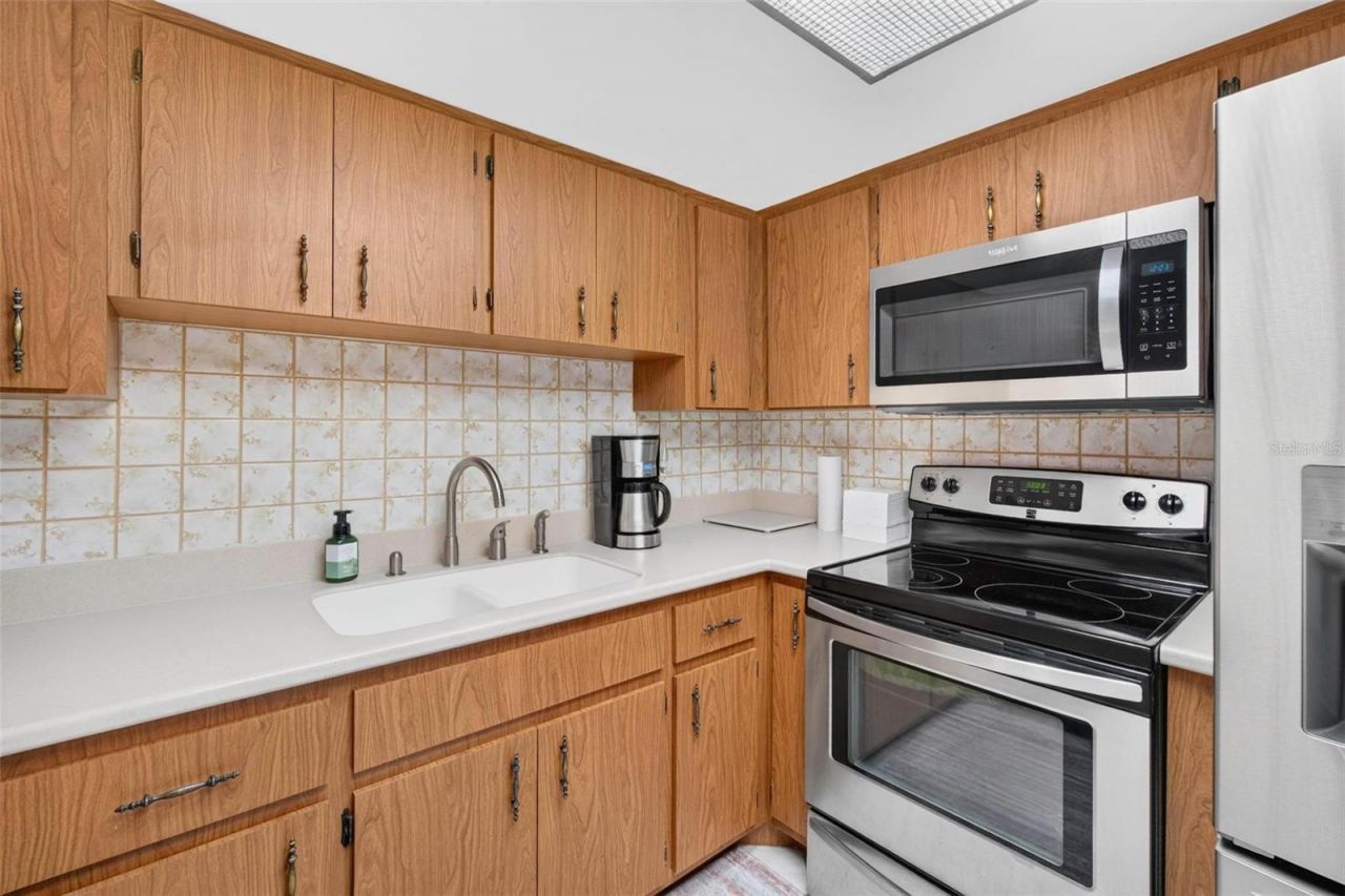 6225 43rd Avenue N, Kenneth City, FL 33709 Photo
