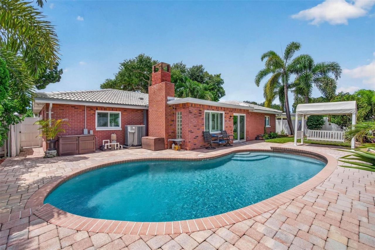 6225 43rd Avenue N, Kenneth City, FL 33709 Photo