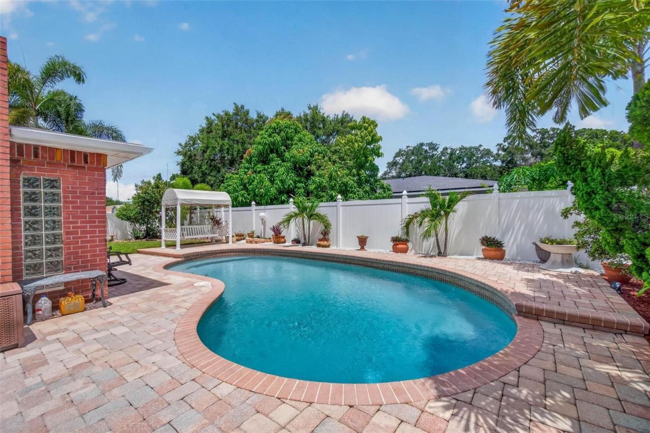 6225 43rd Avenue N, Kenneth City, FL 33709 Photo