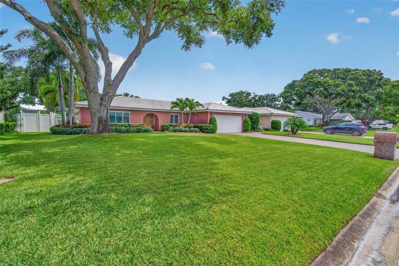 6225 43rd Avenue N, Kenneth City, FL 33709 Photo