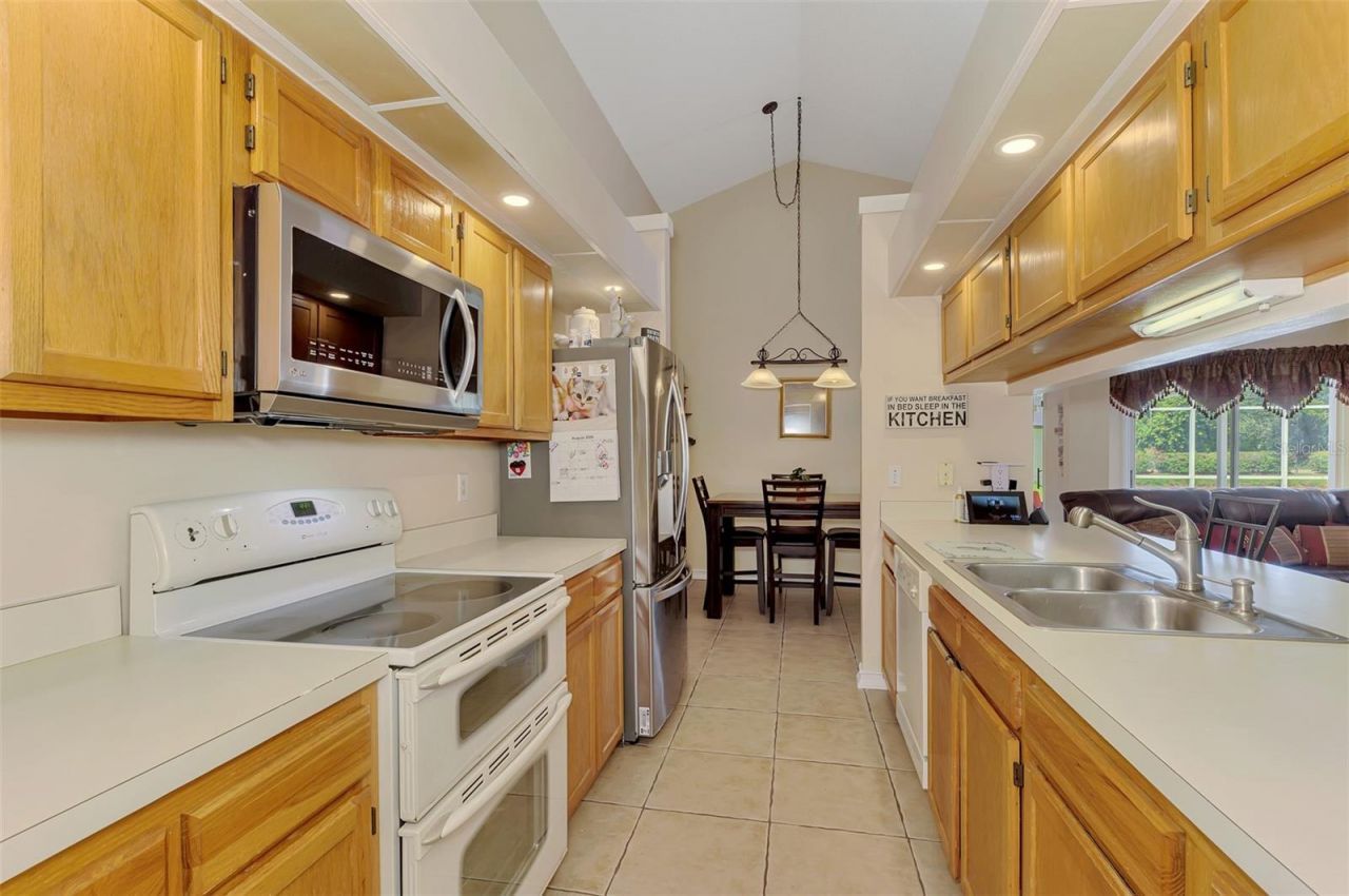 3911 77th Place E, Sarasota, FL 34243 Photo