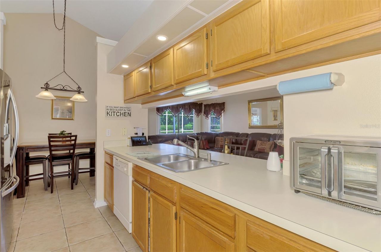 3911 77th Place E, Sarasota, FL 34243 Photo