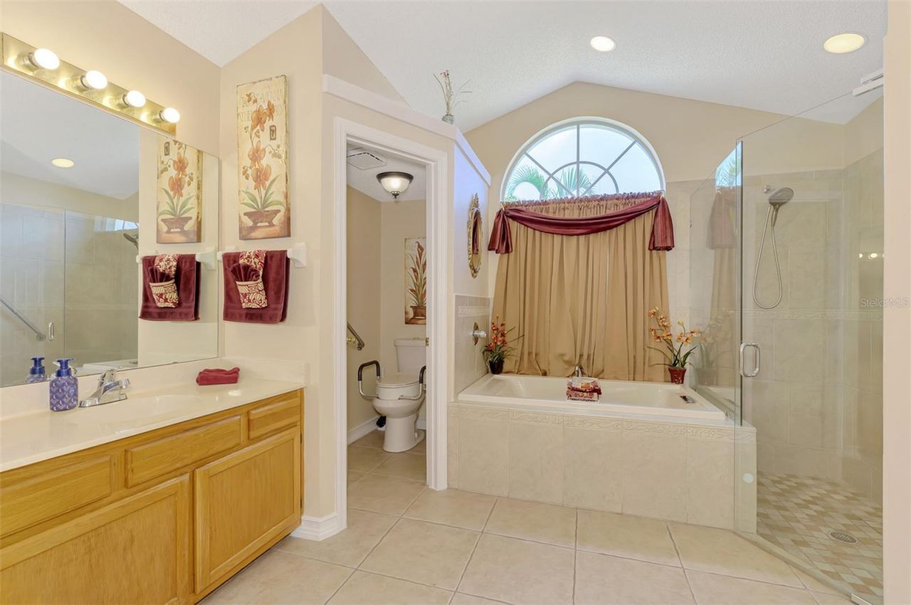 3911 77th Place E, Sarasota, FL 34243 Photo
