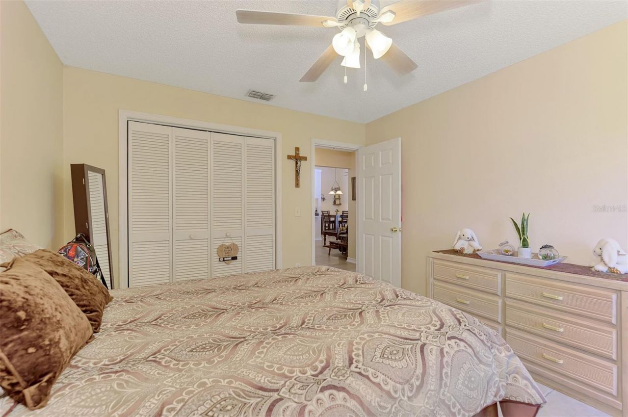 3911 77th Place E, Sarasota, FL 34243 Photo