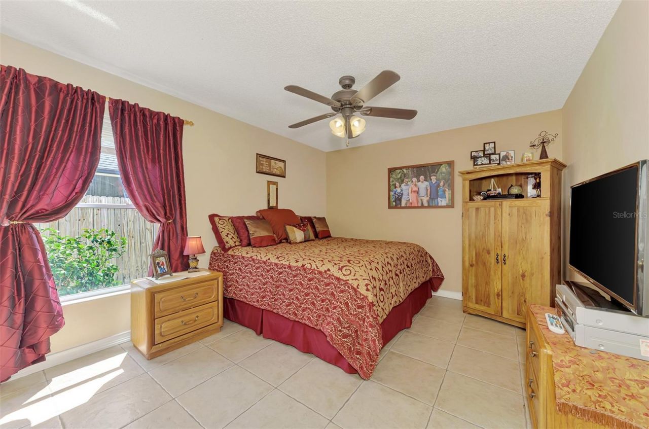 3911 77th Place E, Sarasota, FL 34243 Photo