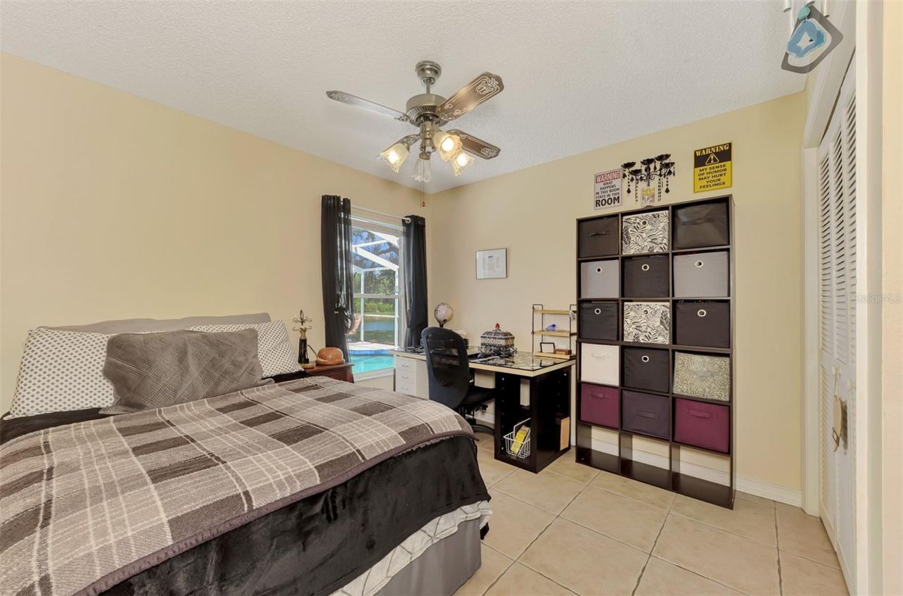 3911 77th Place E, Sarasota, FL 34243 Photo