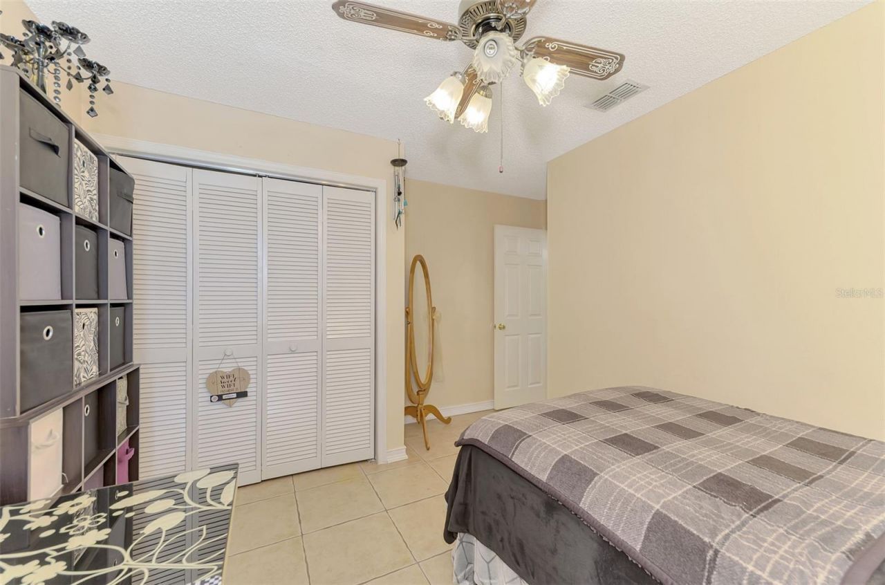 3911 77th Place E, Sarasota, FL 34243 Photo