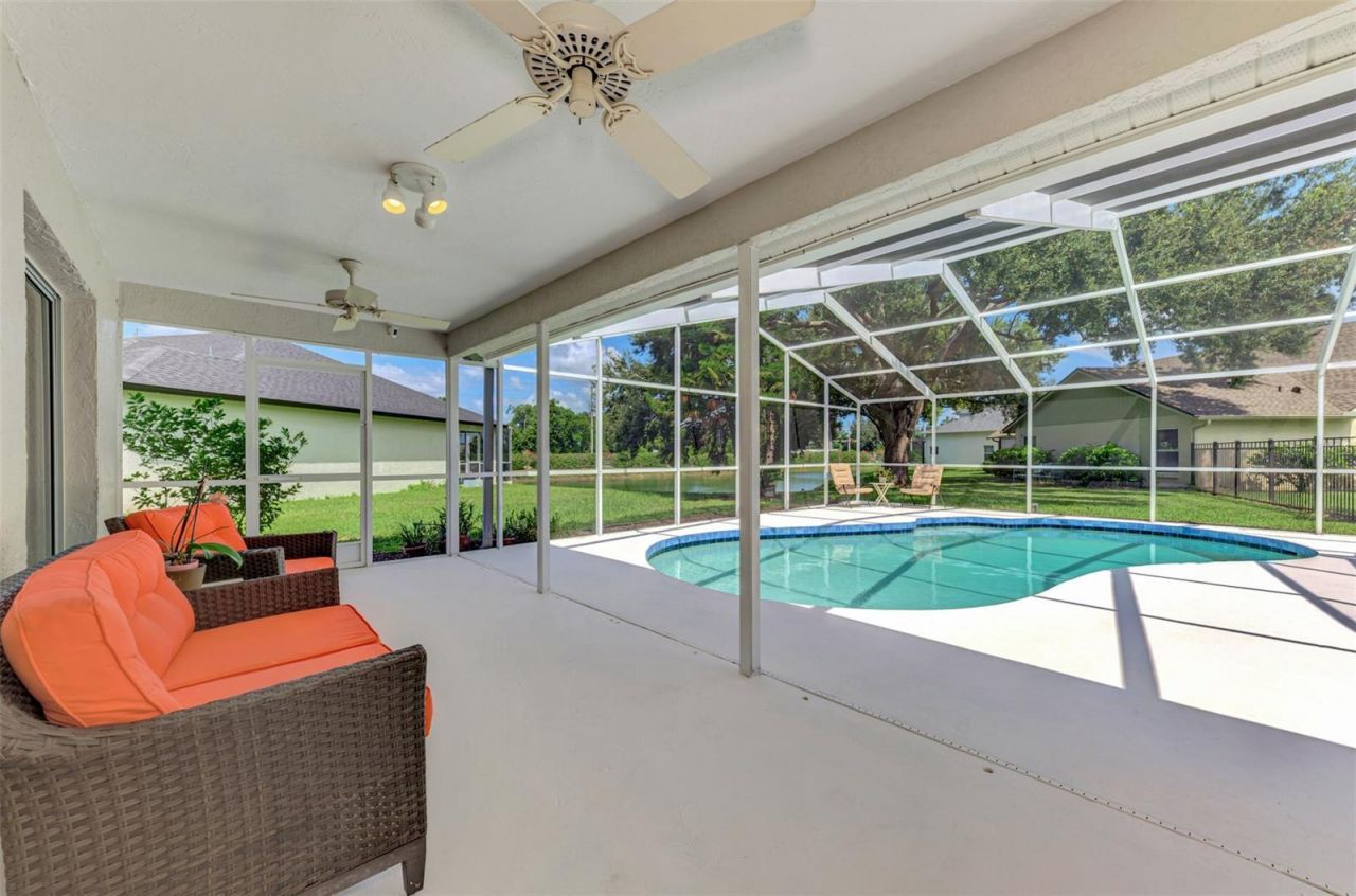 3911 77th Place E, Sarasota, FL 34243 Photo