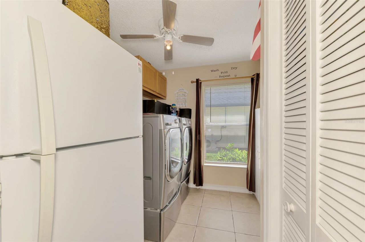 3911 77th Place E, Sarasota, FL 34243 Photo