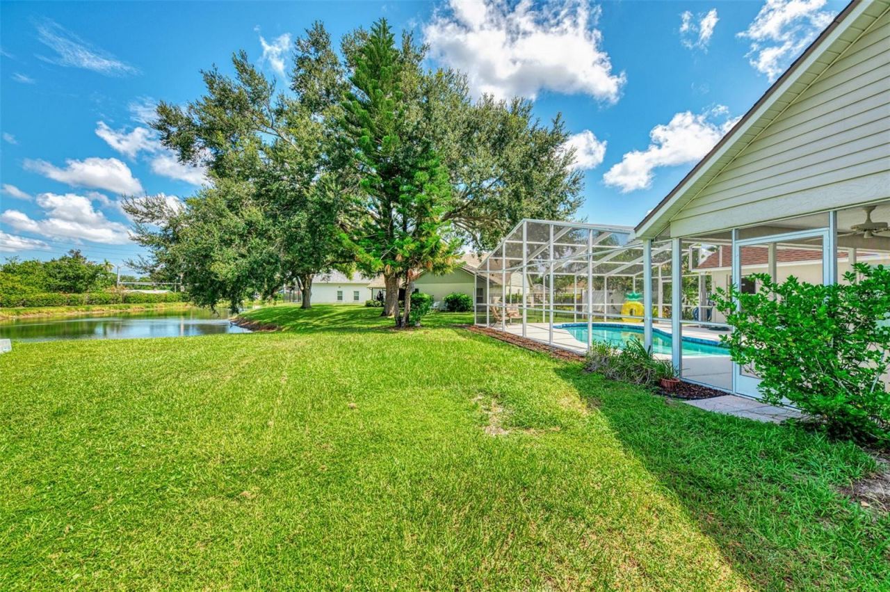 3911 77th Place E, Sarasota, FL 34243 Photo