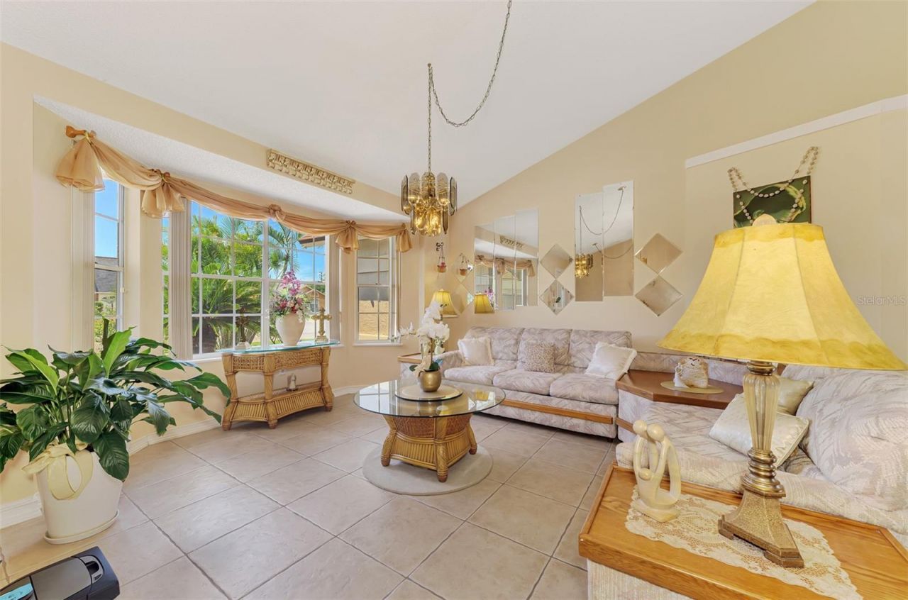 3911 77th Place E, Sarasota, FL 34243 Photo