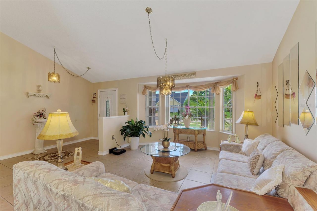 3911 77th Place E, Sarasota, FL 34243 Photo