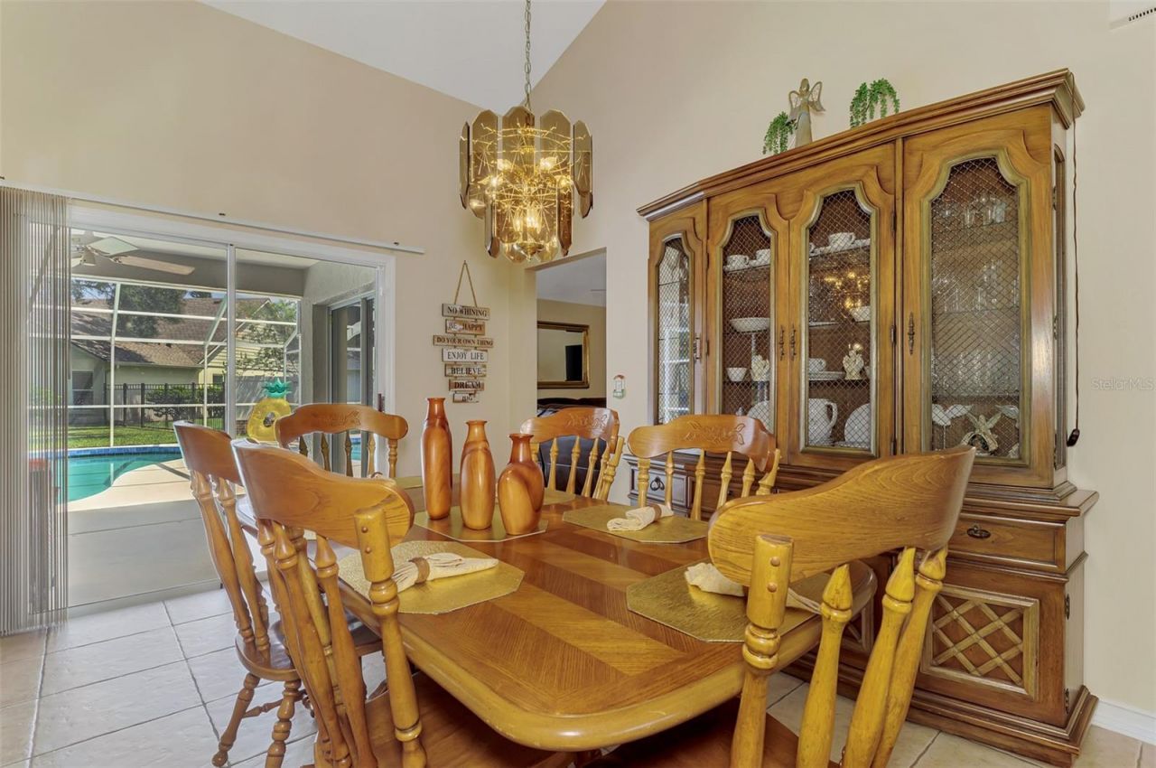 3911 77th Place E, Sarasota, FL 34243 Photo