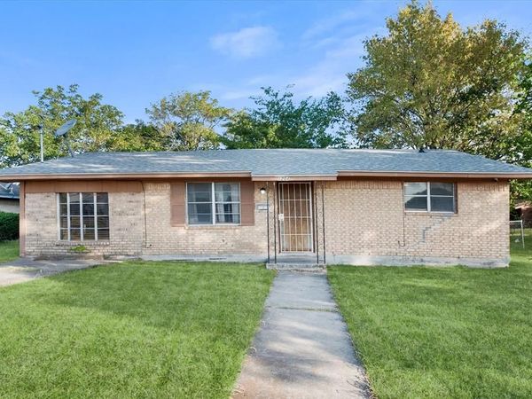 1204 E 13th Avenue, Corsicana, TX 75110
