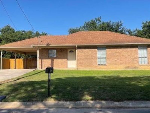 1104 11th Street, Bridgeport, TX 76426