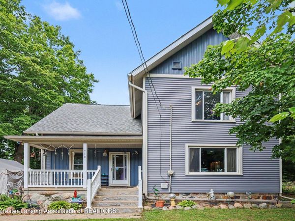 718 E Race Road, Leslie, MI 49251