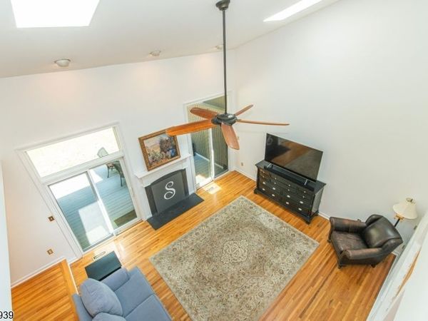 31 Lockley Ct, Mountain Lakes, NJ 07046