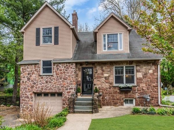 10 Passaic Ave, Roseland, NJ 07068
