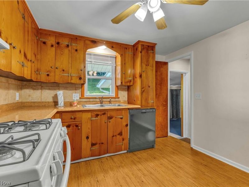 1547 49th Street, Canton, OH 44709 Photo 6