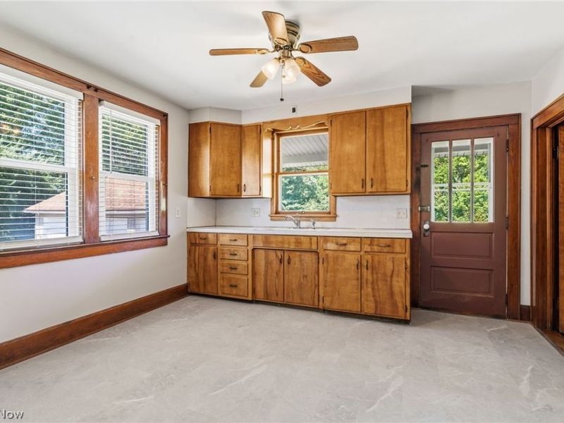 4645 Kendal Street SW, Canton, OH 44706 Photo 9